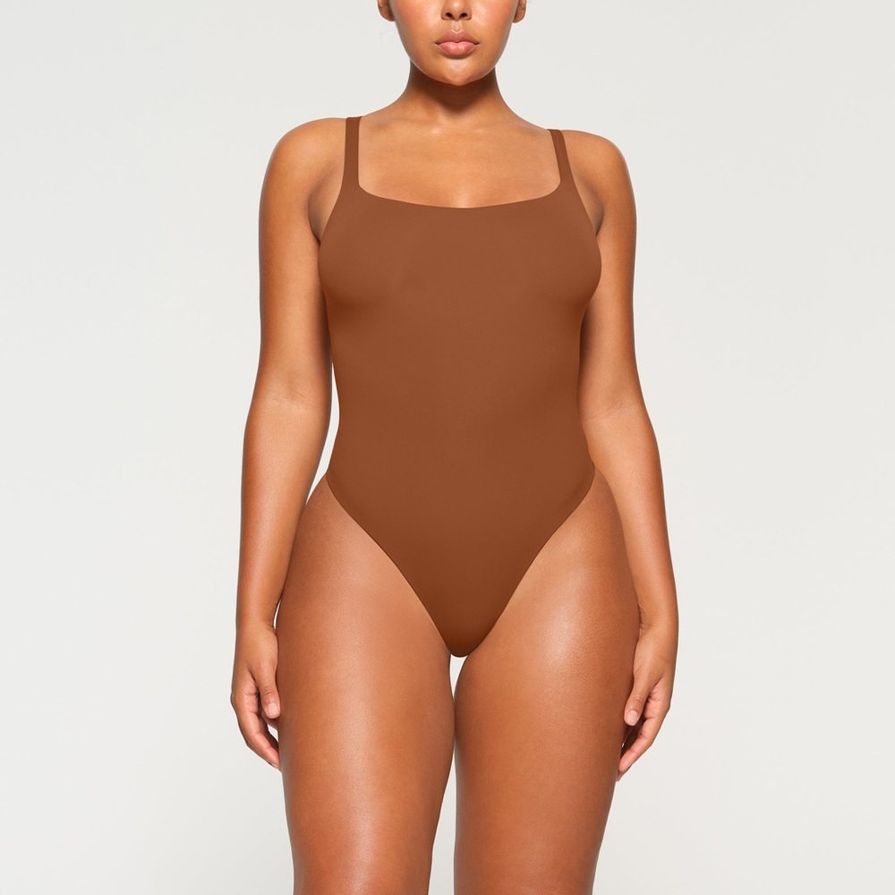 Skims Fits Everybody Square Neck XL in Bronze